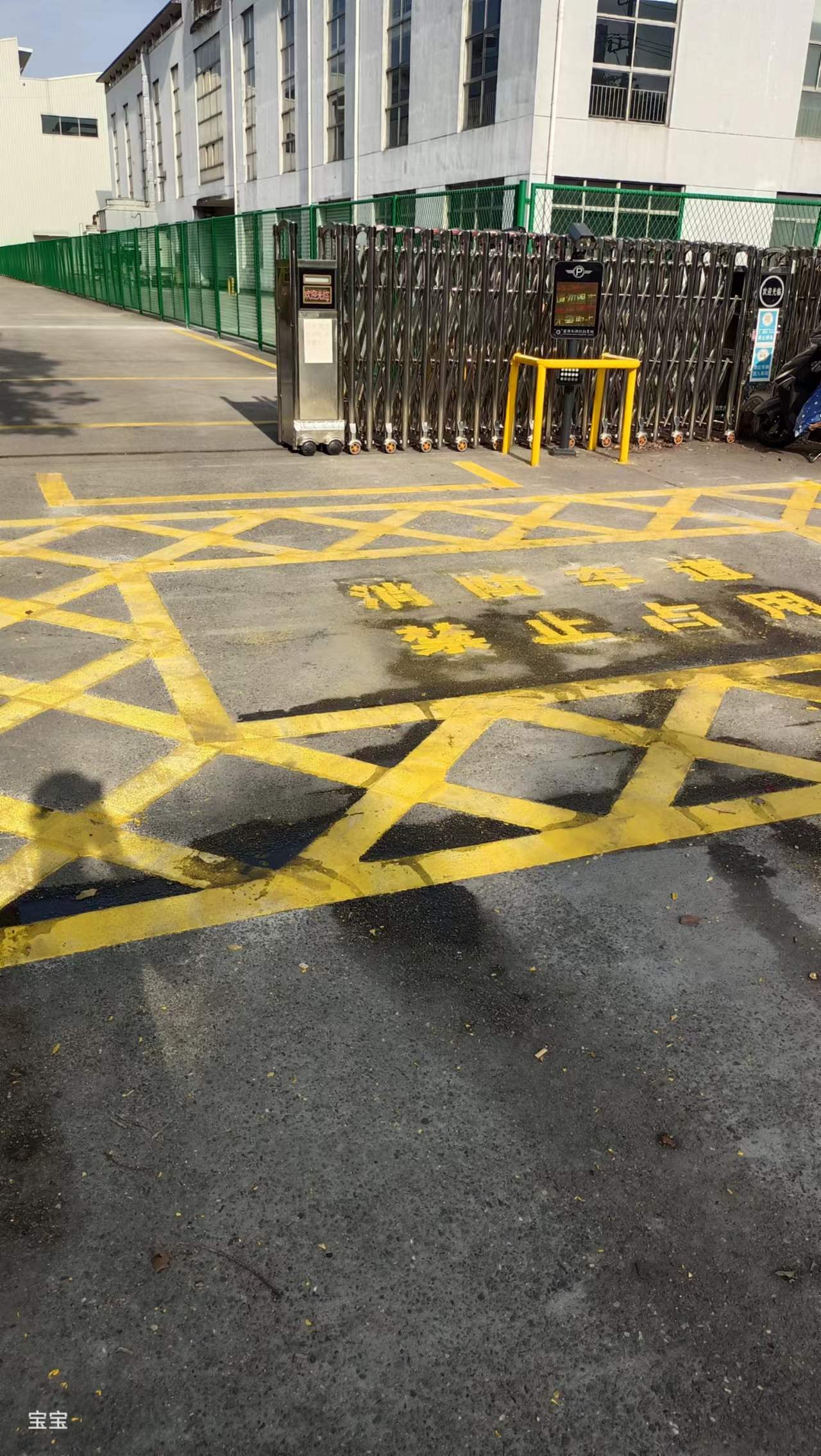 三乡镇马路划线